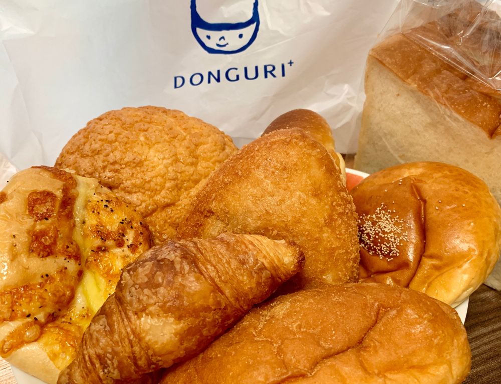 パン ８点 DONGURIプラス荒尾店