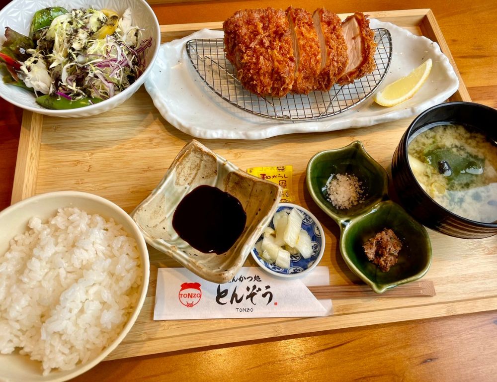 とんかつ処 とんぞう 厚切りとんかつ定食 - 荒尾 Araoo