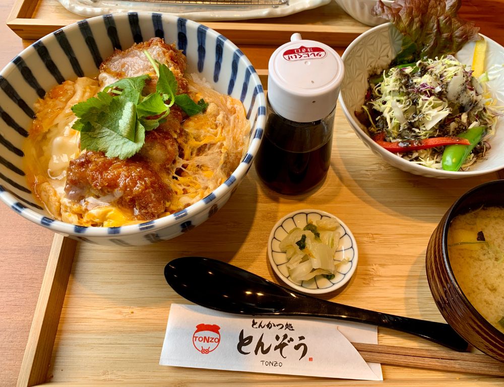 とんかつ処 とんぞう ロースかつとじ丼 
カツ丼 - 荒尾 Araoo