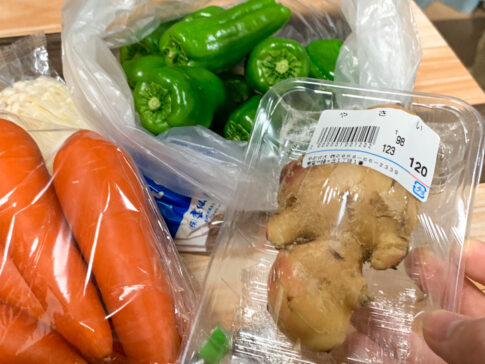 やおまささんで購入した野菜。