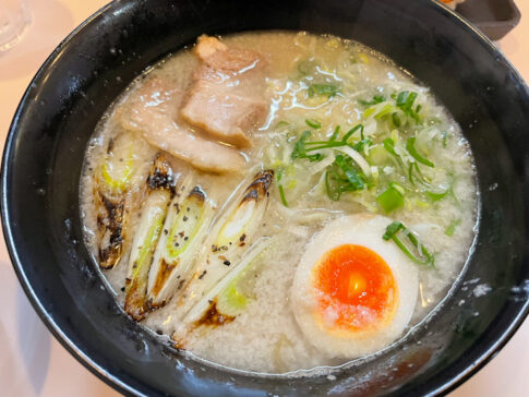 ねぎ屋の焼きネギラーメン
