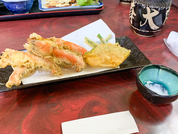 荒尾市で獲れたマジャクを使った料理 / マジャクの天ぷらの単品（塩付き）
