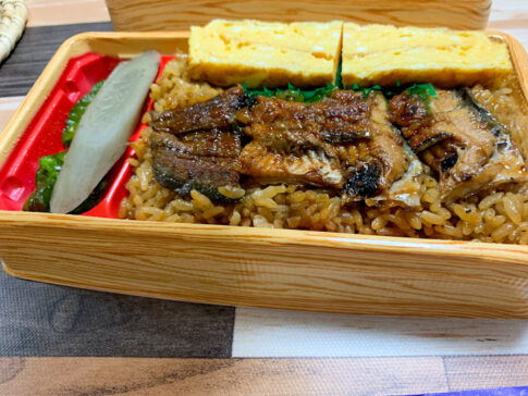 まるまん食品の格安鰻（うなぎ）せいろ弁当